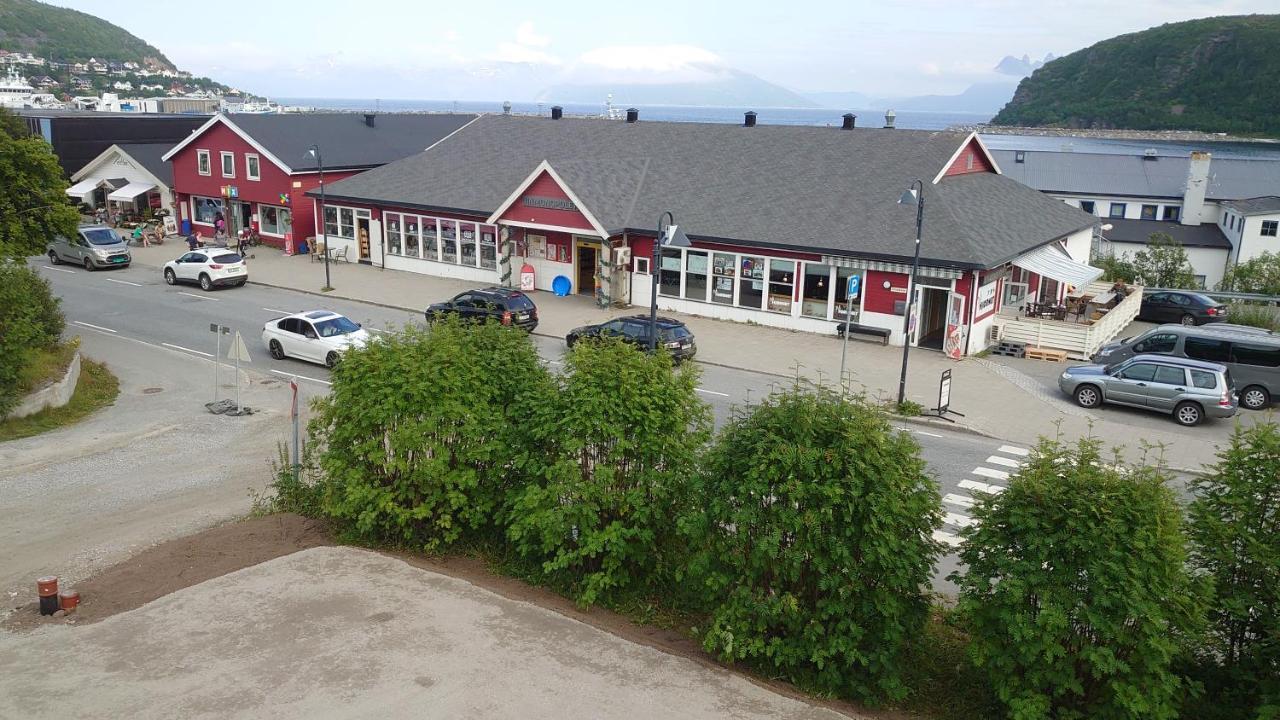 Pa Hjornet Gjestehus Skjervoy Esterno foto