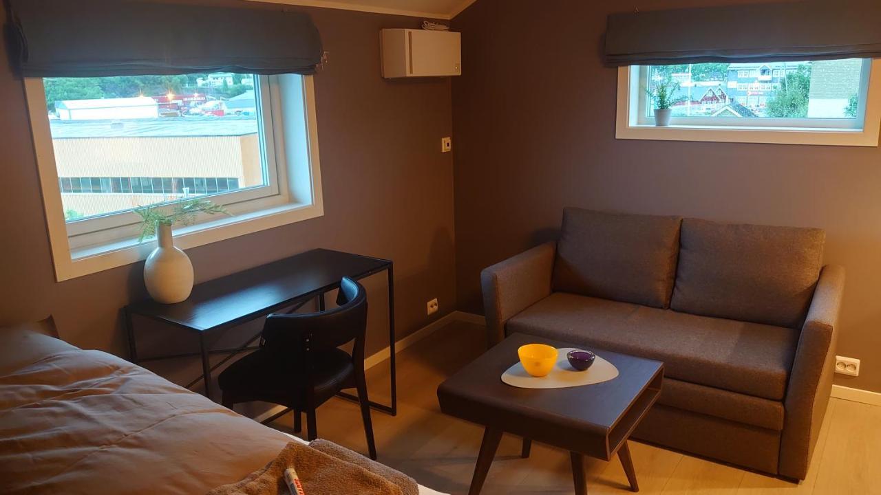 Pa Hjornet Gjestehus Skjervoy Esterno foto